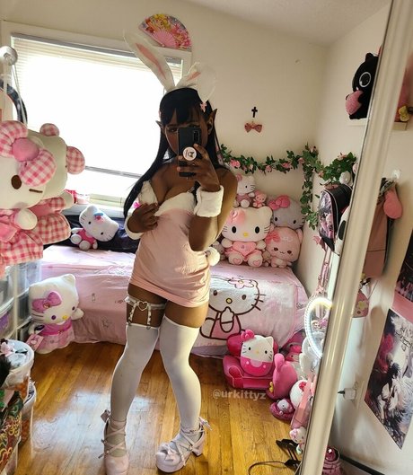 Lilrawrs erotic model archive