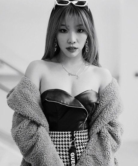 Tiffanie Marie exclusive model picture