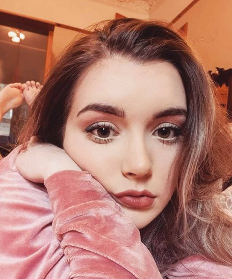 poopernoodle hot pornstar img