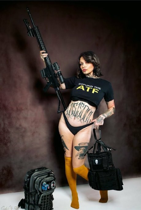 Gun Bunnies exclusive pornstar photo