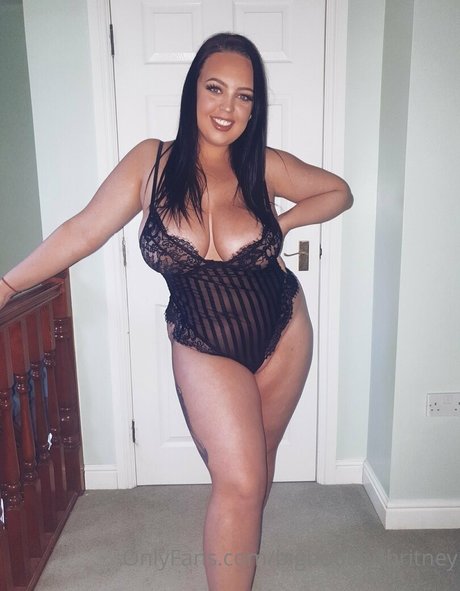 bigboobedbritneyfree nude star img