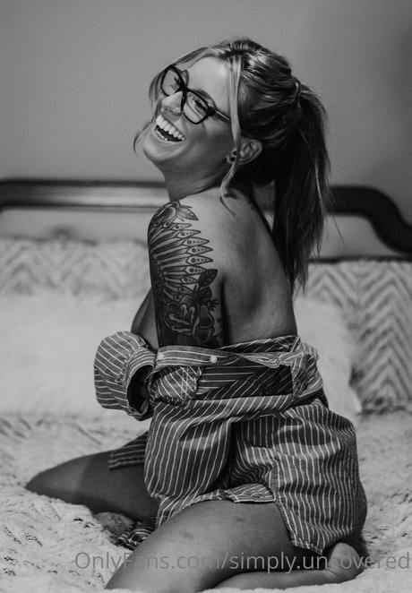 SimplyUncovered pornstar xxx picture