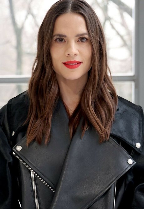 Hayley Atwell hd actress pics