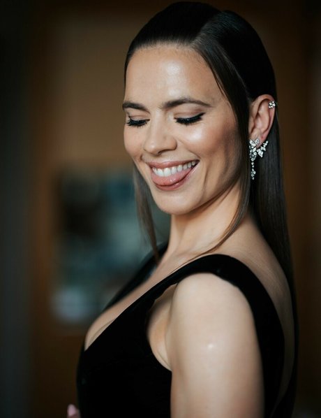 Hayley Atwell model best images