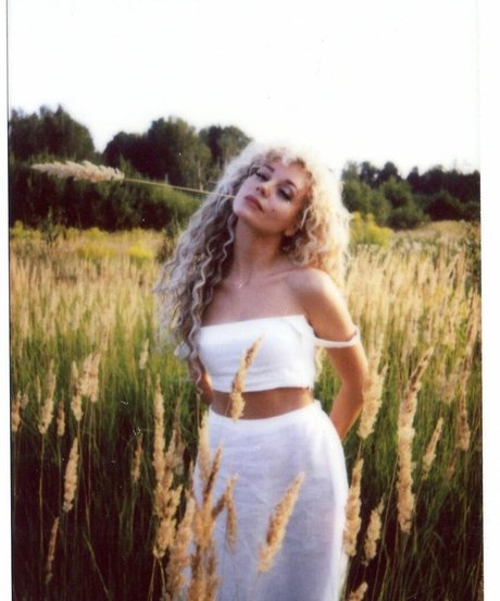 Kristina Asmus sex model img