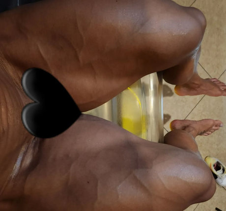 Marilyn Yee Tong sex model picture