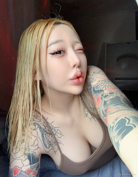 Jee i queen_ free model pic