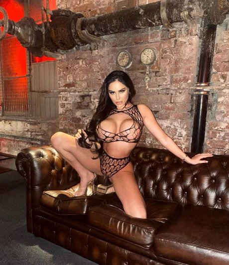 Paris Milan star hd pics