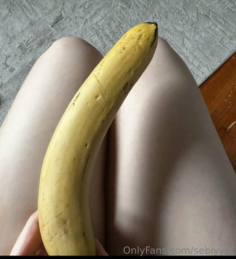 sebiyyle model nude archive