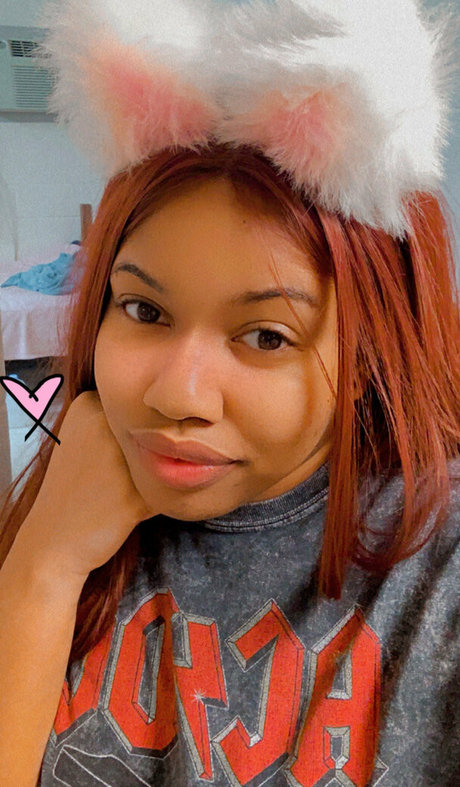 thiccxms sex model picture