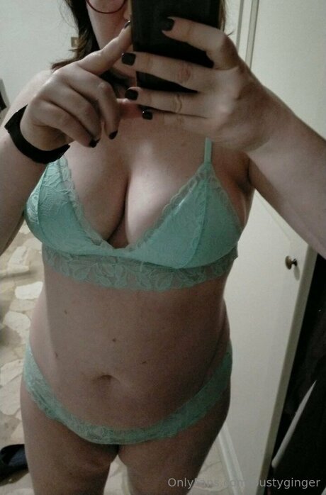 BustyGinger star adult gallery