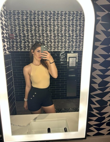 Morepassion star nude picture