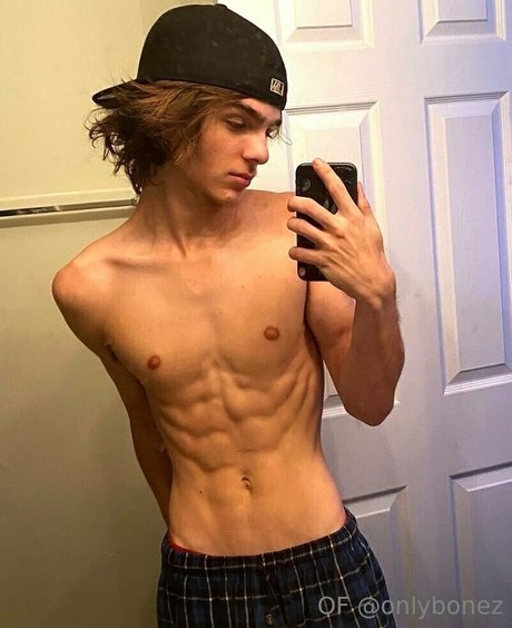 onlybonez model erotic images