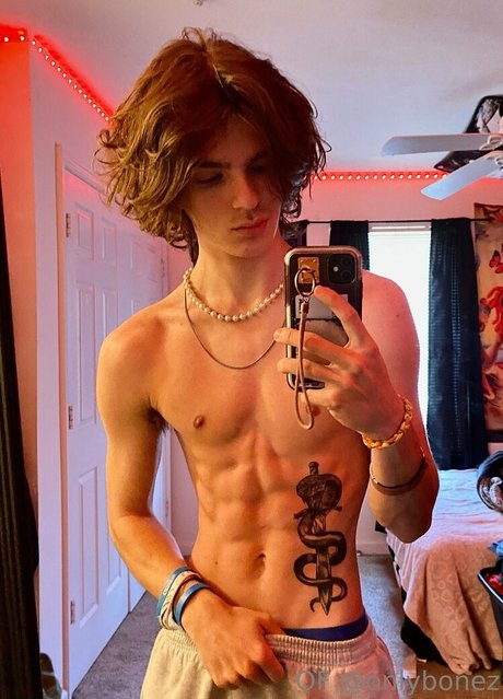 onlybonez hot actress pictures