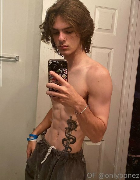 onlybonez pornographic actress img