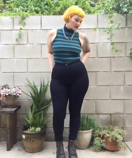 isabel hendrix sexy actress img