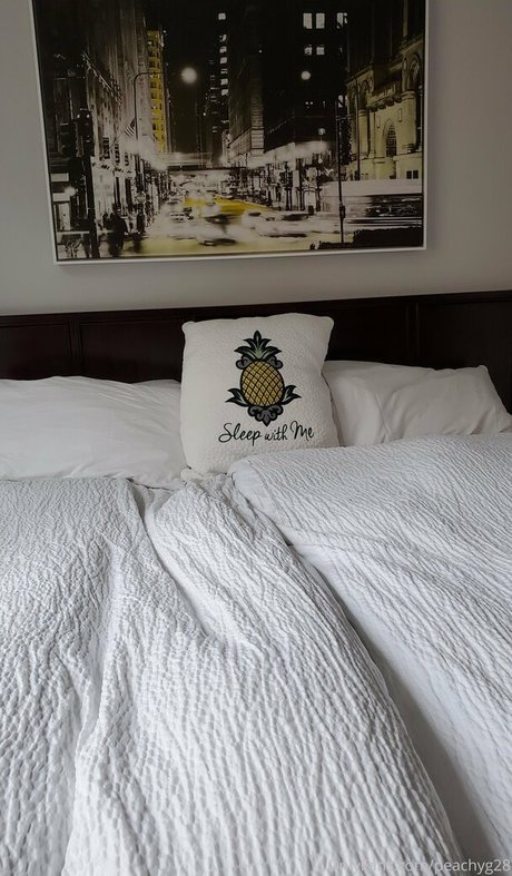 peachyg28 pornstar sexy pics