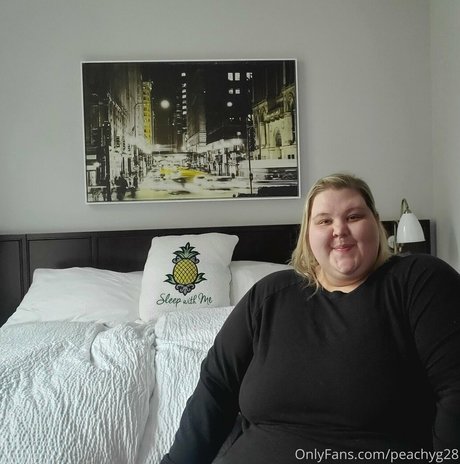 peachyg28 exclusive actress picture