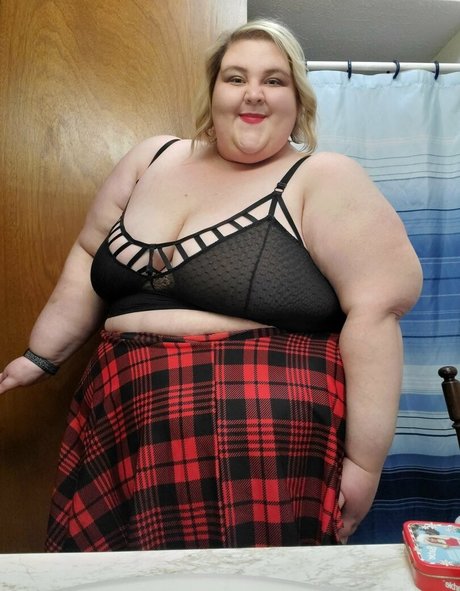 peachyg28 model hd picture