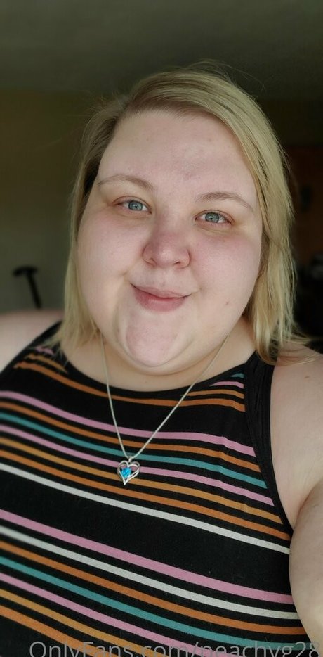 peachyg28 naked star picture