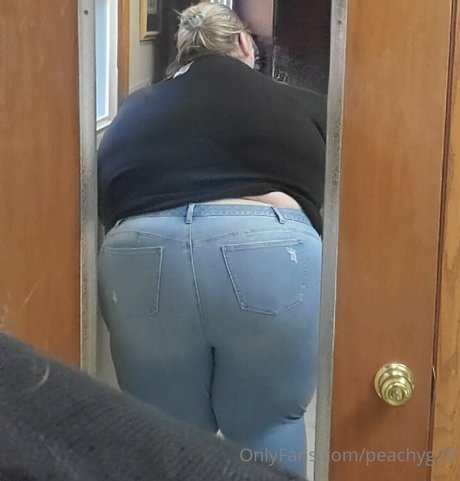 peachyg28 nudes pornstar picture