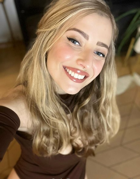 emily smith porn model archive