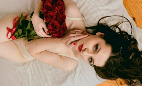 Helen Davis pornstar adult pictures