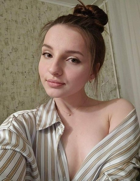 Helen Davis naked star pictures