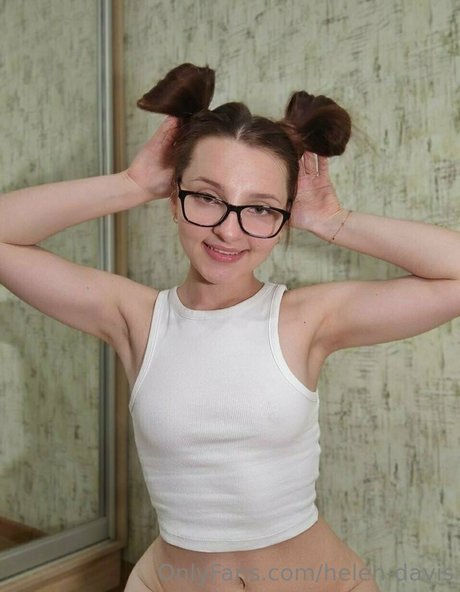 Helen Davis Profile pic