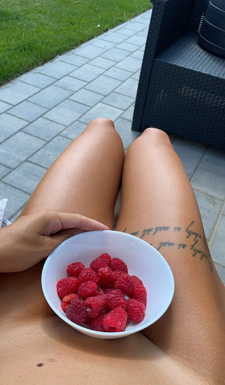 badsophiefree model erotic pics