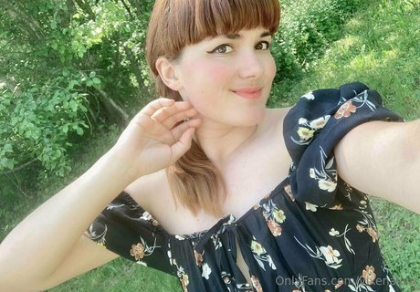 vixenalisa model adult picture