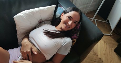 claudiabavel gold nice pornstar picture