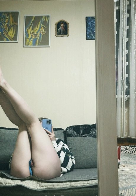 Nensi Mur model top pictures