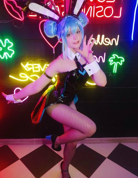 Saya Scarlet exclusive star photos