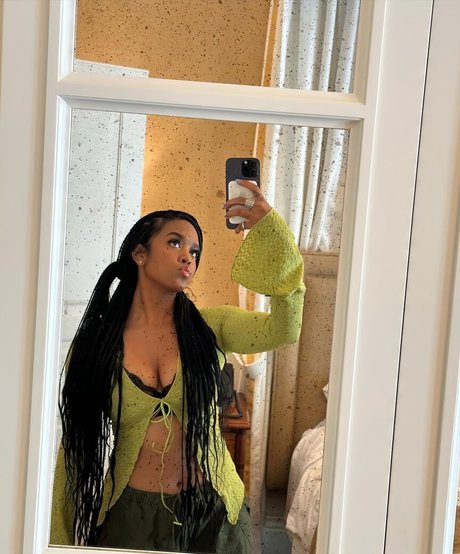 hermusicofficial hd model images