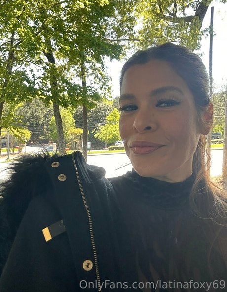 latinafoxy69 nudes model pic