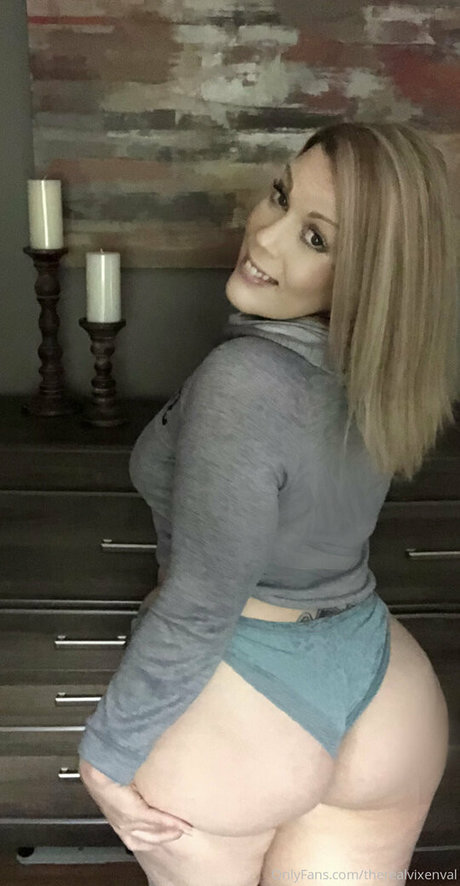 therealvixenval star top image