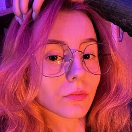 freedomsun naked model img