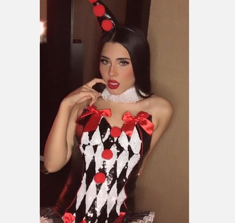 Adriana Olivarez model perfect image