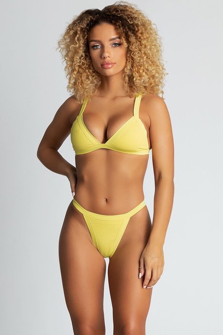 Jena Frumes star top picture