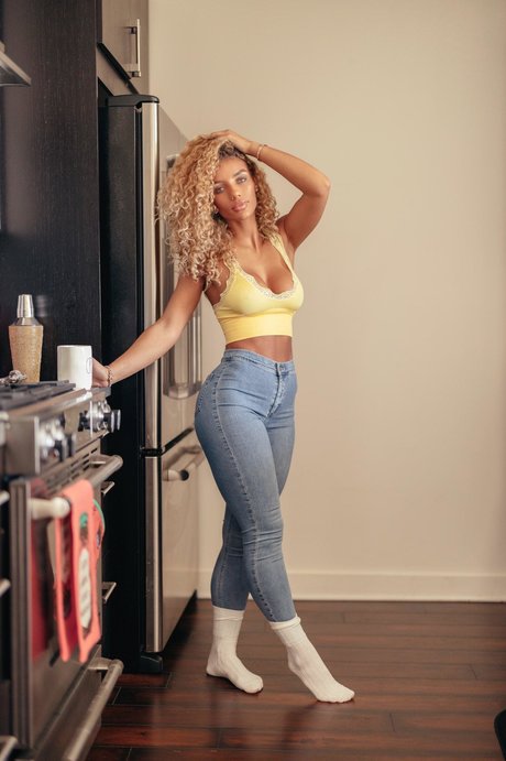 Jena Frumes star high quality image