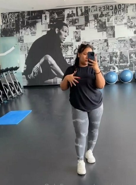 oporthaigirl Profile pic