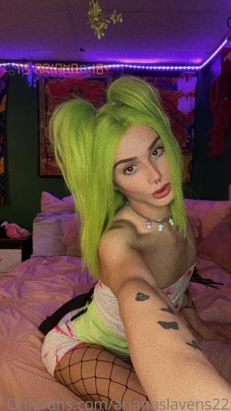 Ariana Slavens star erotic pics