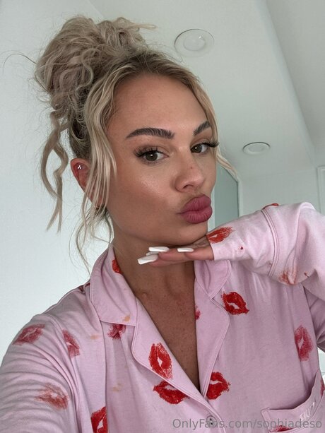 Sophiadeso porn star images