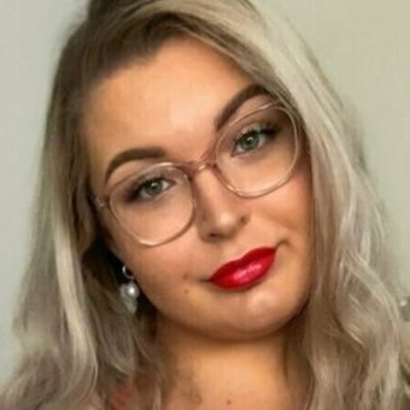 cheeky yelofree sexy actress pics