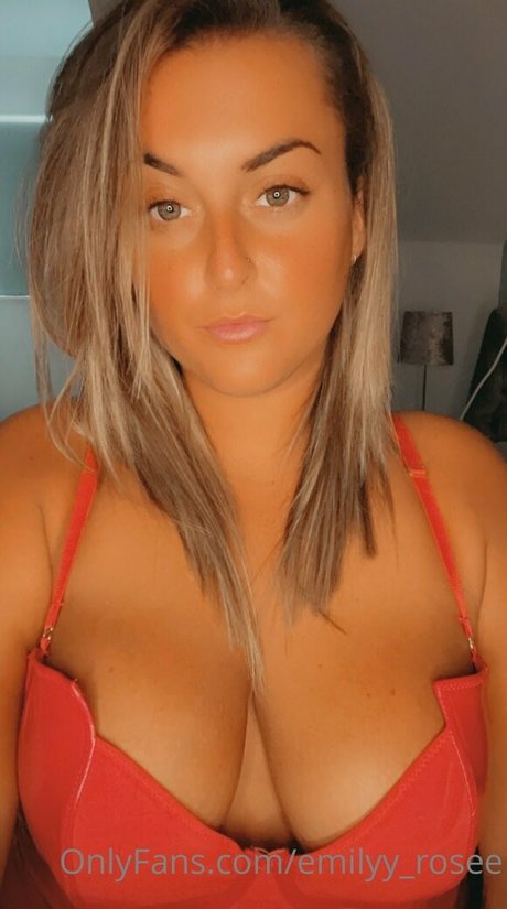 emilyy rosee erotic actress img