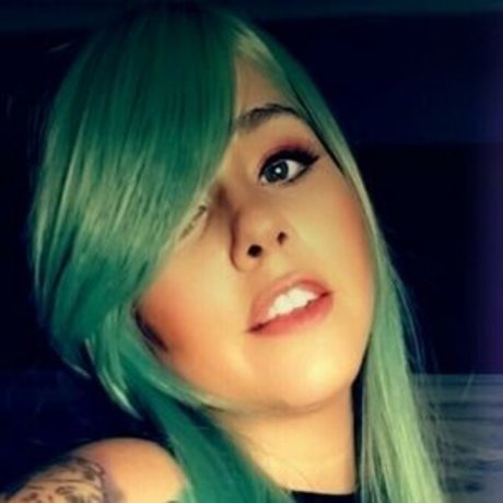 swcosplays model picture