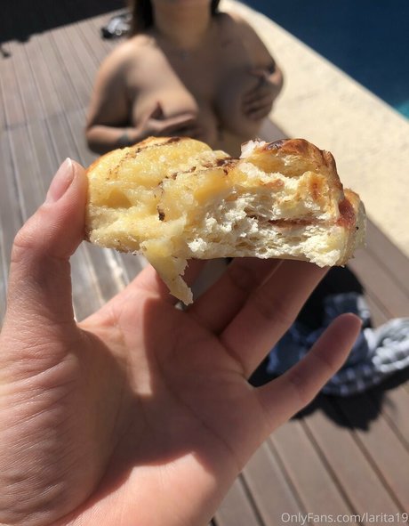 larita19 free model photo