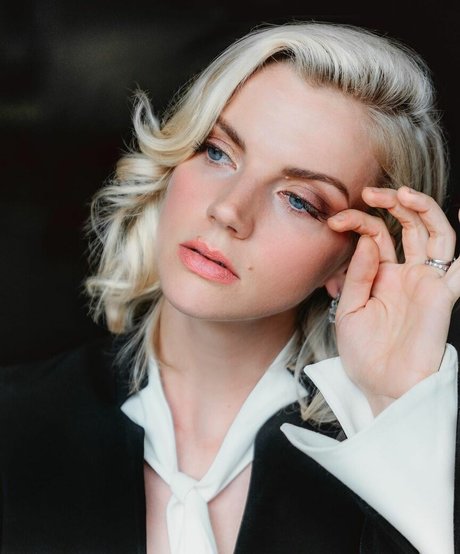 Kara Killmer model art images