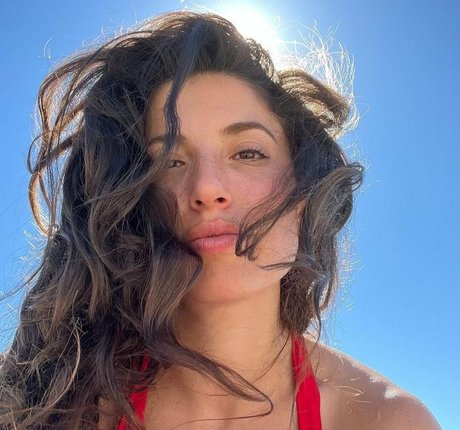 Tania Raymonde exclusive model image